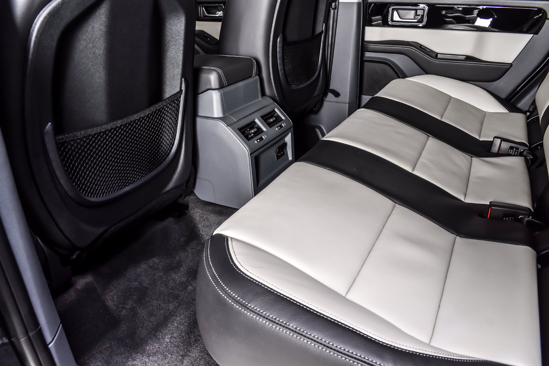 New 2026 INEOS Grenadier Station Wagon AWD/4WD image 14