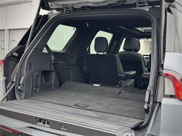 New 2025 Lincoln Navigator Reserve w/ Jet Appearance Package image 9
