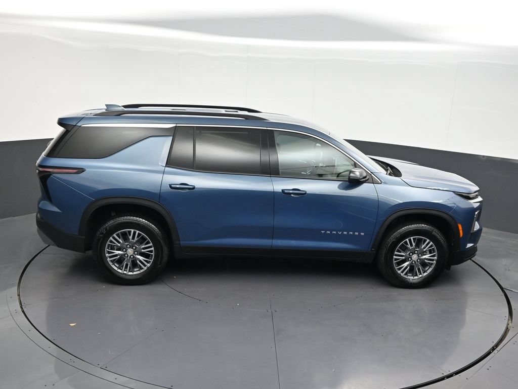 Used 2025 Chevrolet Traverse LT w/ Driver Confidence Package FWD image 26