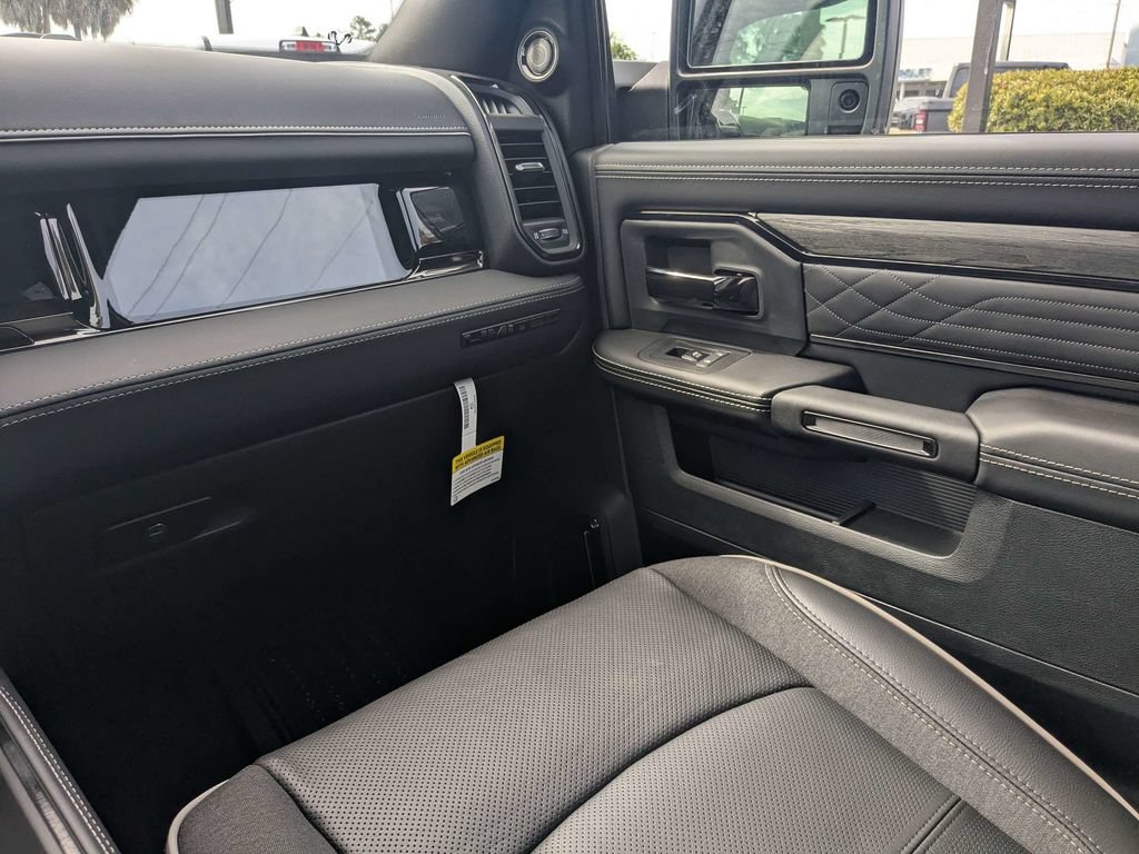 New 2026 RAM 2500 Limited AWD/4WD image 16