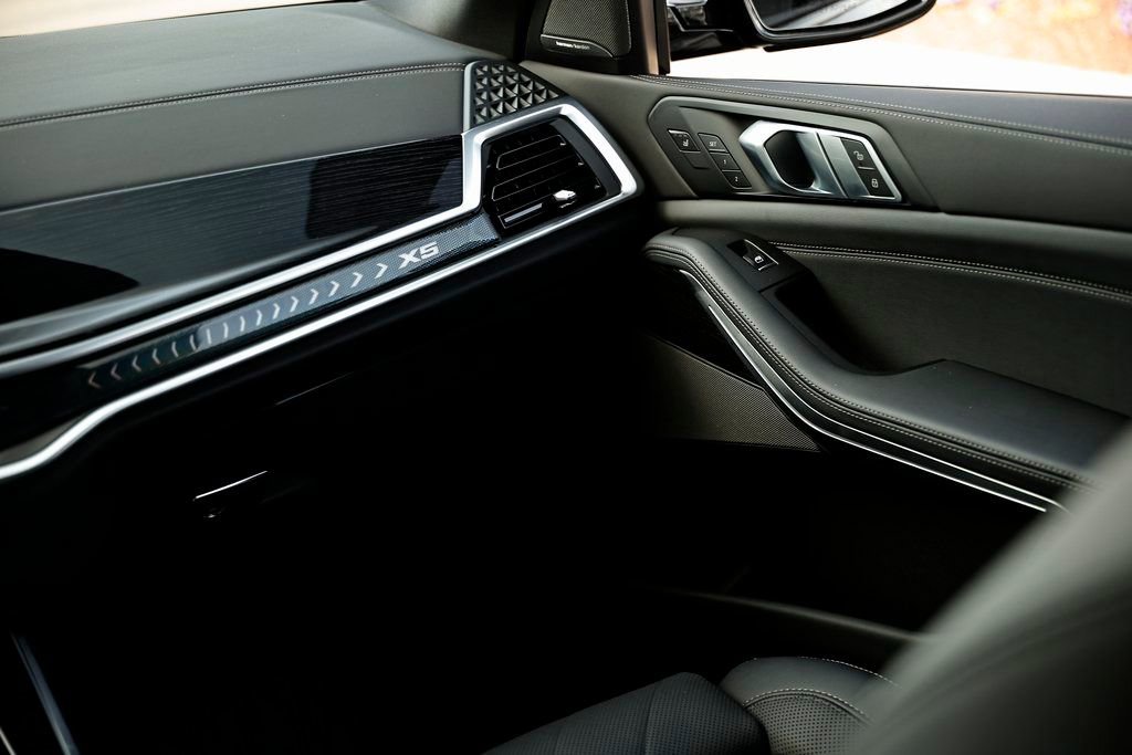 Used 2026 BMW X5 xDrive40i w/ M Sport Package image 29