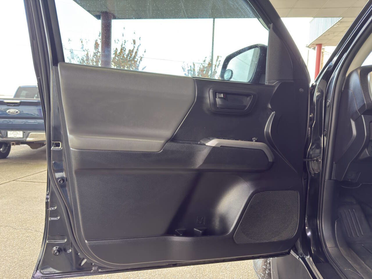 Used 2019 Toyota Tacoma SR5 image 14