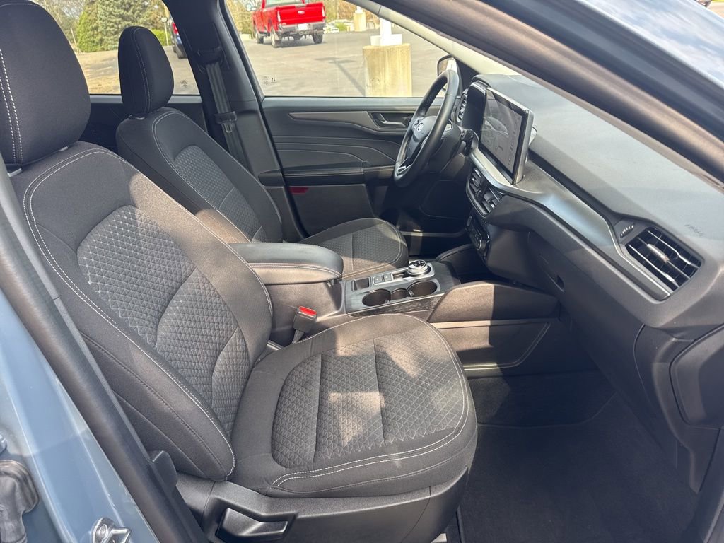 Used 2023 Ford Escape Active w/ Tech Pack #1 AWD/4WD image 11
