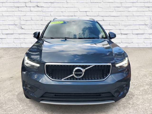 Used 2021 Volvo XC40 T4 Momentum w/ Premium Package image 6