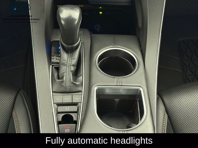 Used 2021 Toyota Avalon XSE FWD image 25