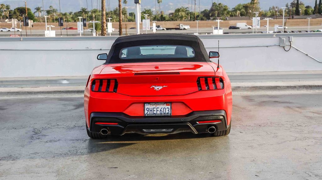 Used 2024 Ford Mustang Convertible RWD image 8