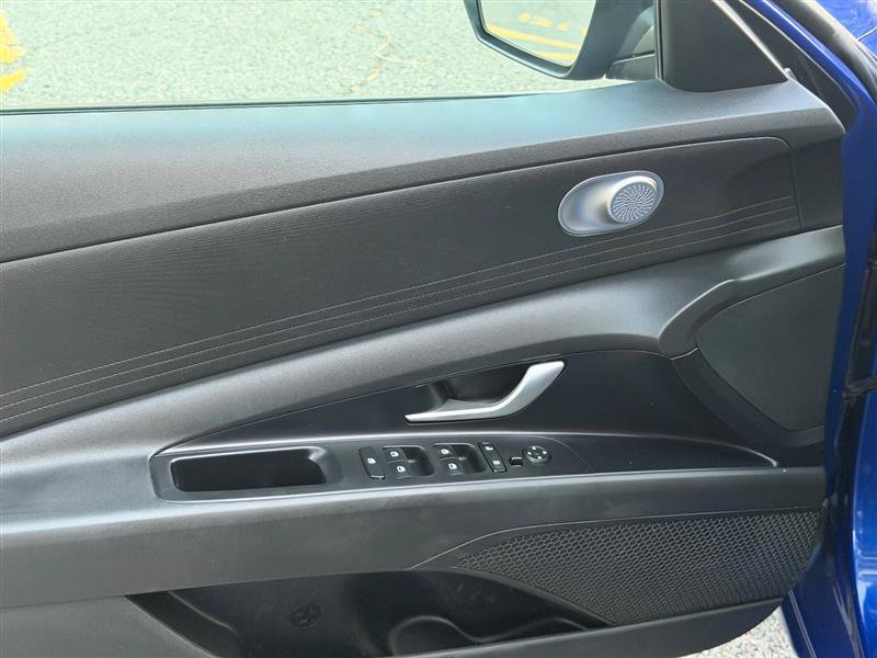 Used 2023 Hyundai Elantra SEL FWD image 28