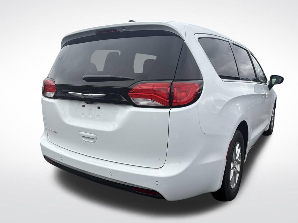 New 2026 Chrysler Voyager LX image 3