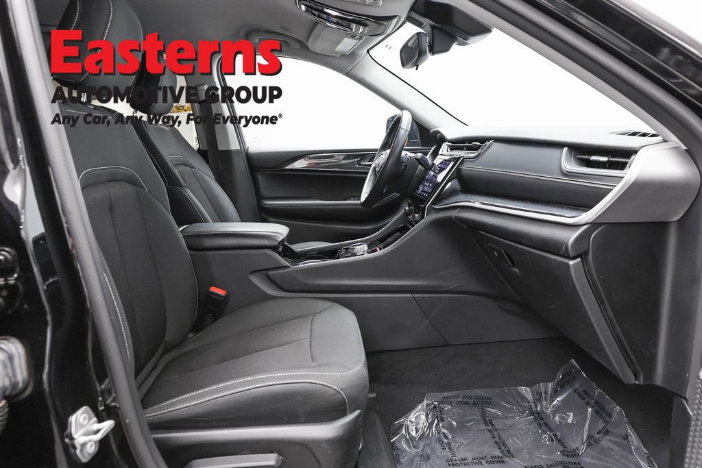 Used 2022 Jeep Grand Cherokee L Laredo w/ Luxury Tech Group I AWD/4WD image 24