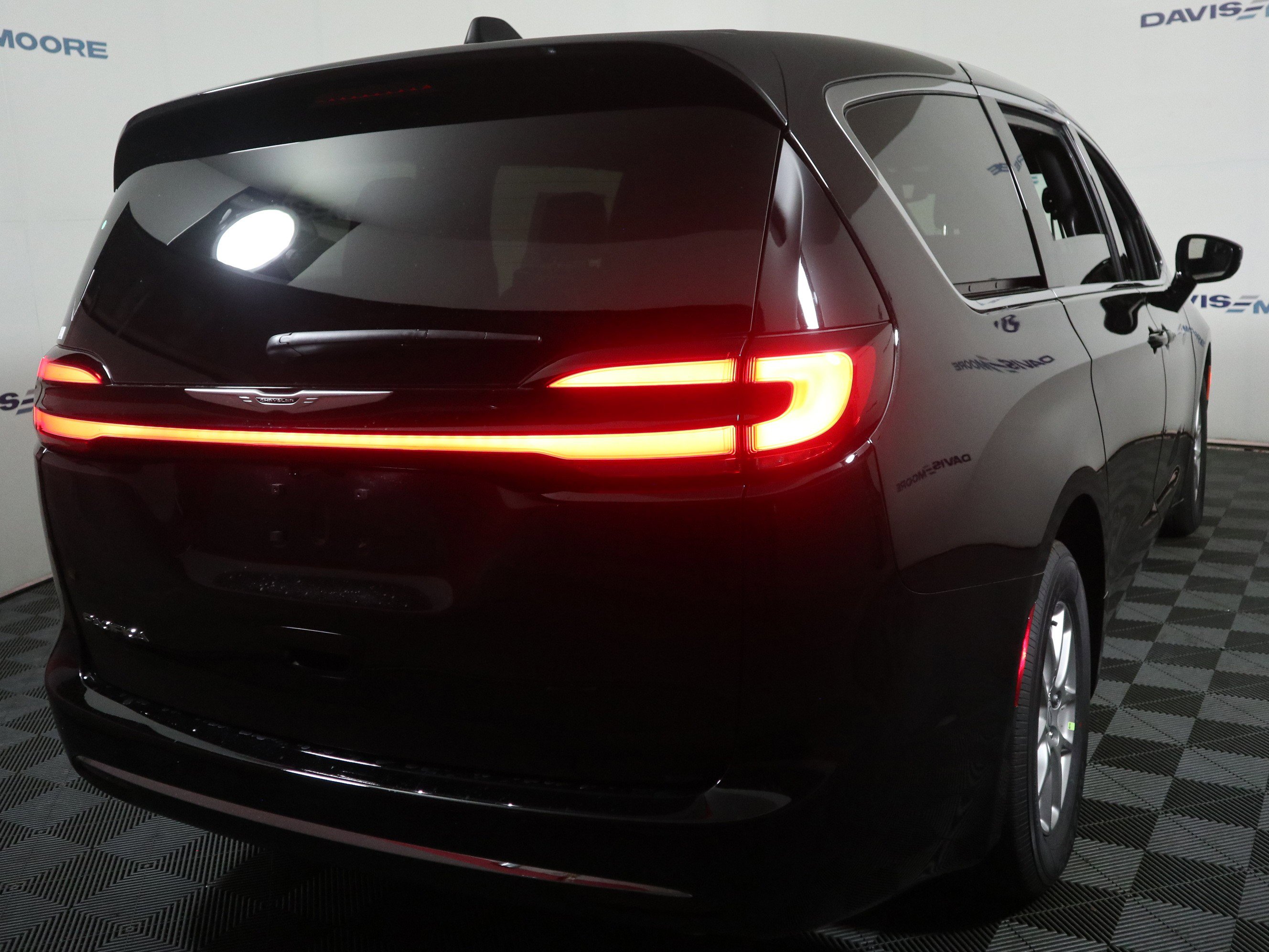 New 2026 Chrysler Pacifica Select image 6