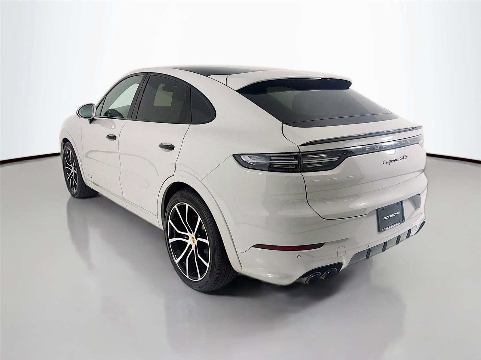 Certified 2023 Porsche Cayenne GTS image 3