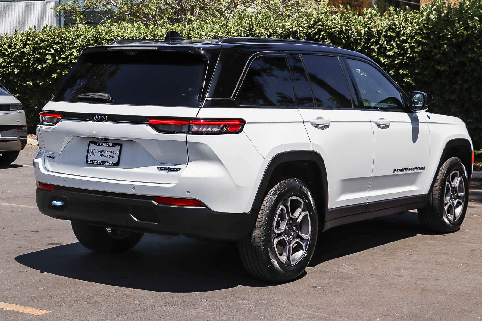 Used 2022 Jeep Grand Cherokee Trailhawk w/ Luxury Tech Group III AWD/4WD image 6