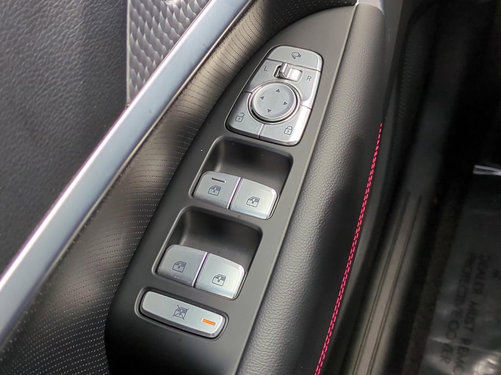 Used 2023 Genesis G70 2.0T w/ Sport Prestige Package image 7