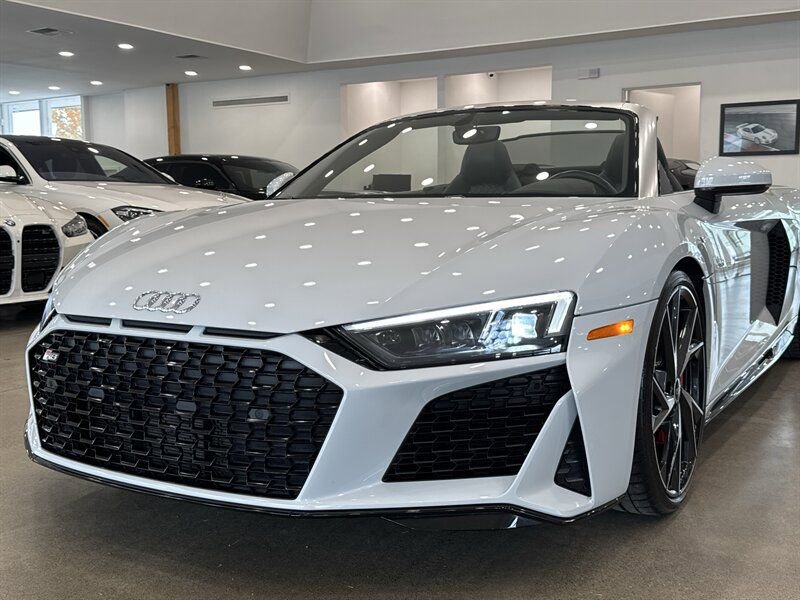 Used 2022 Audi R8 V10 w/ Premium Package image 34