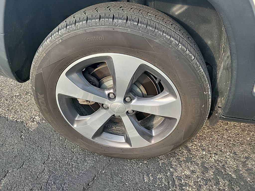Used 2019 Jeep Cherokee Limited AWD/4WD image 20