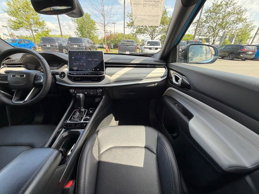 Certified 2025 Jeep Compass Limited AWD/4WD image 20