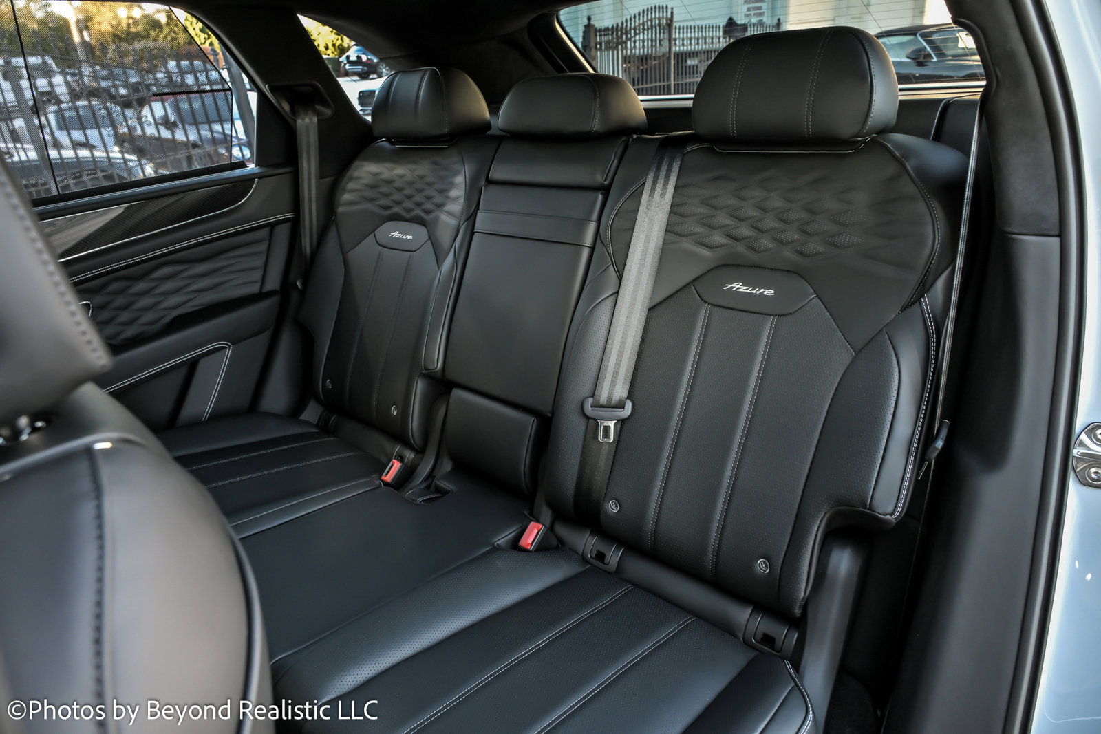 Used 2024 Bentley Bentayga image 29