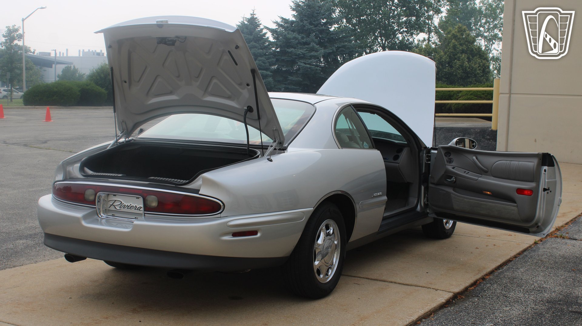 Used 1999 Buick Riviera Supercharged Coupe FWD image 12