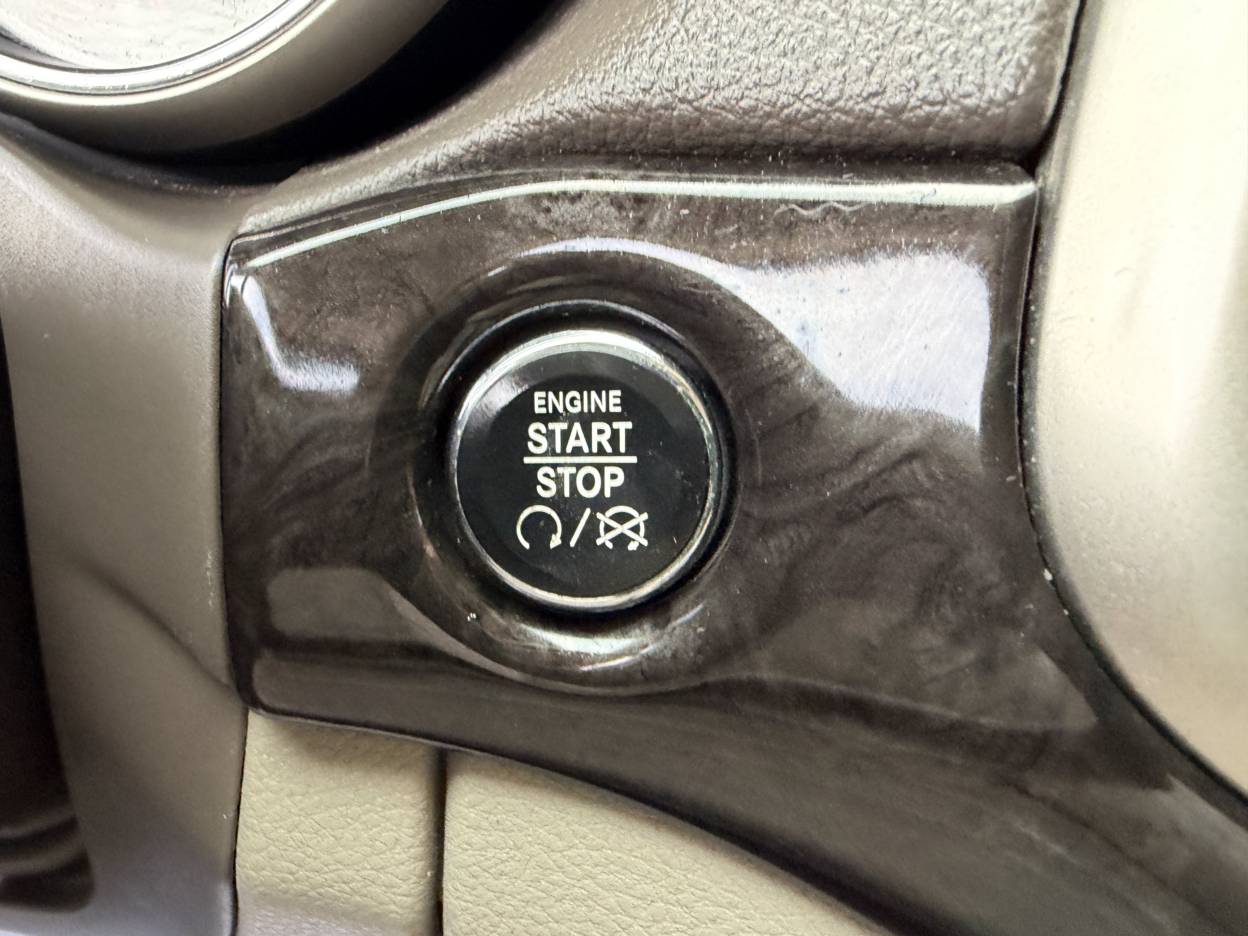 Used 2012 Jeep Grand Cherokee Laredo RWD image 37