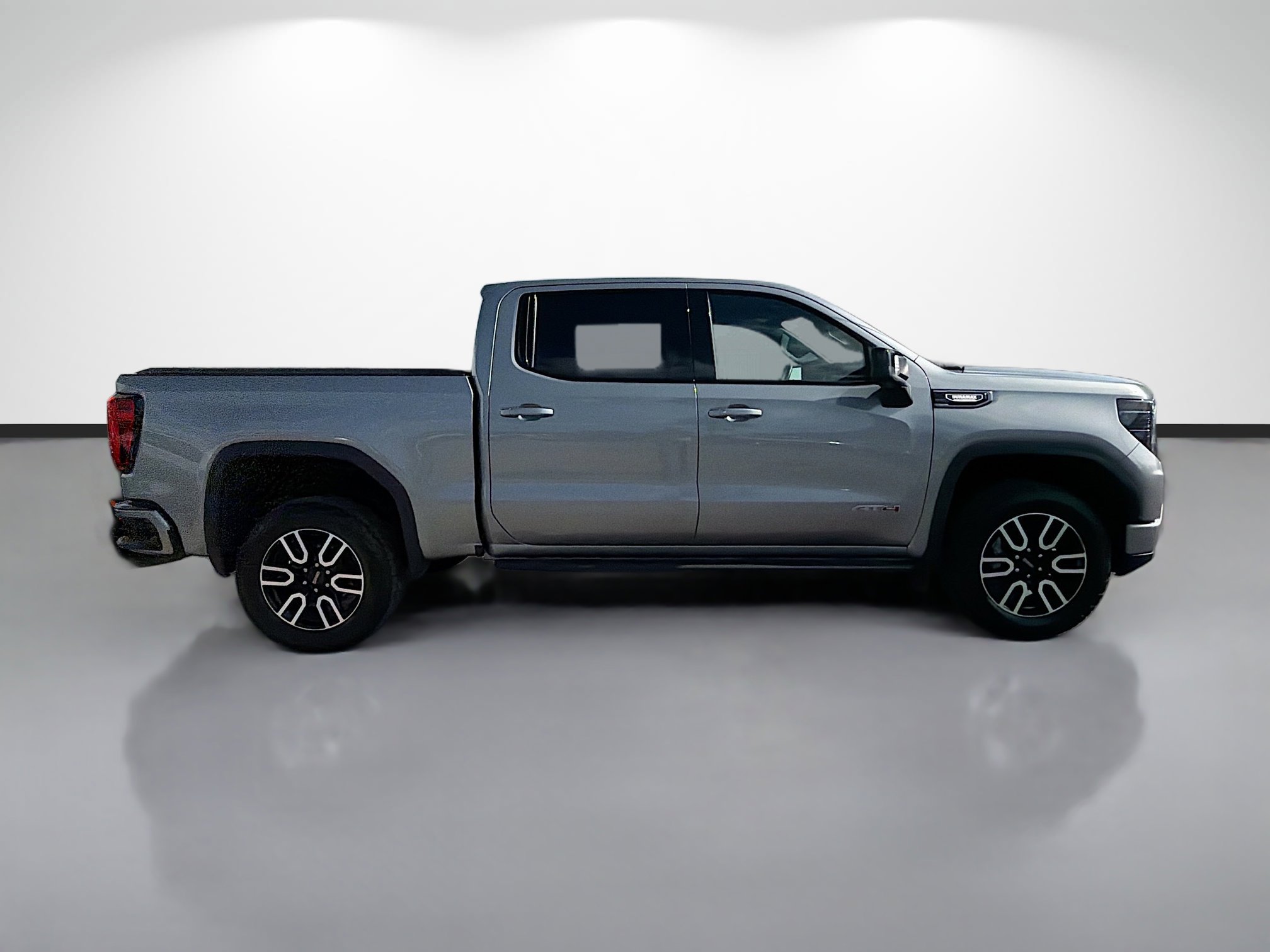 Used 2024 GMC Sierra 1500 AT4 w/ AT4 Preferred Package AWD/4WD image 2