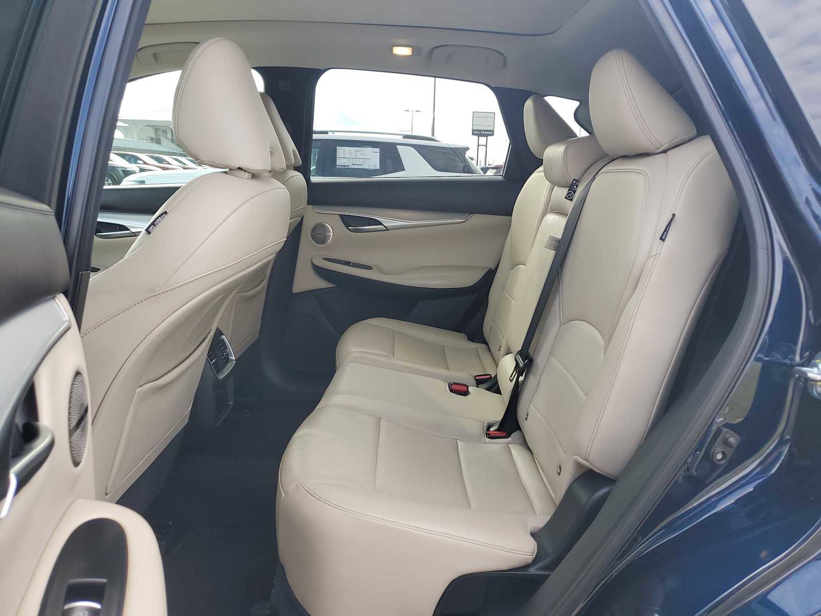 Used 2022 INFINITI QX50 Essential image 14