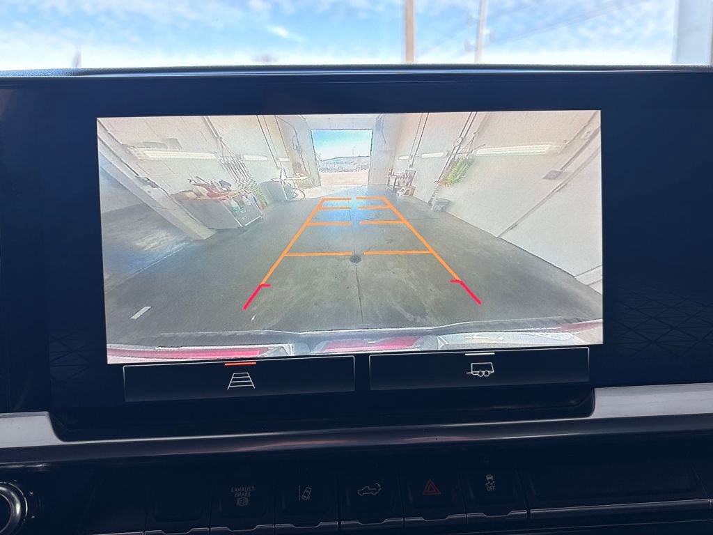 Used 2024 GMC Sierra 3500 SLE w/ SLE Convenience Package image 25