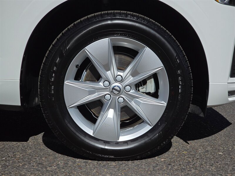 Used 2022 Volvo XC60 B5 Momentum AWD/4WD image 41