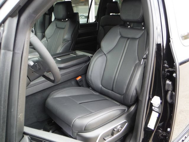 New 2026 Jeep Grand Wagoneer L Limited AWD/4WD image 22