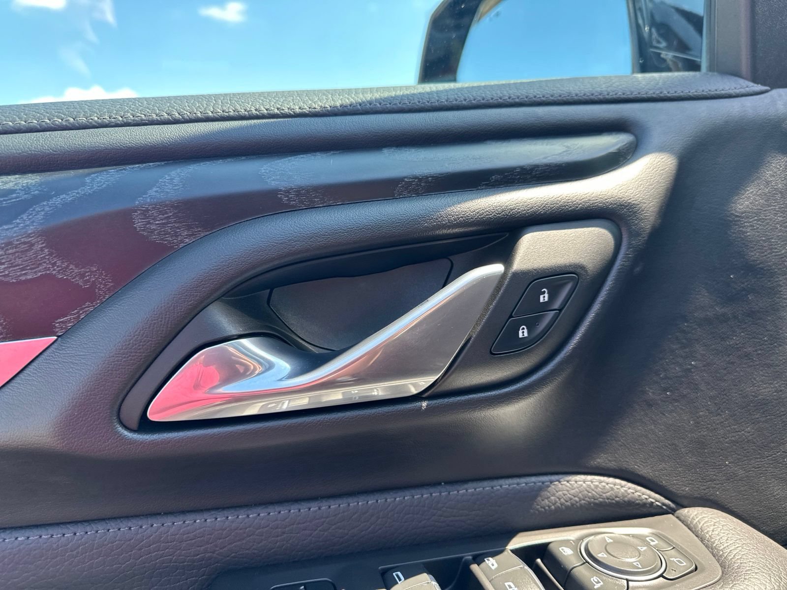 Used 2023 GMC Yukon Denali AWD/4WD image 20