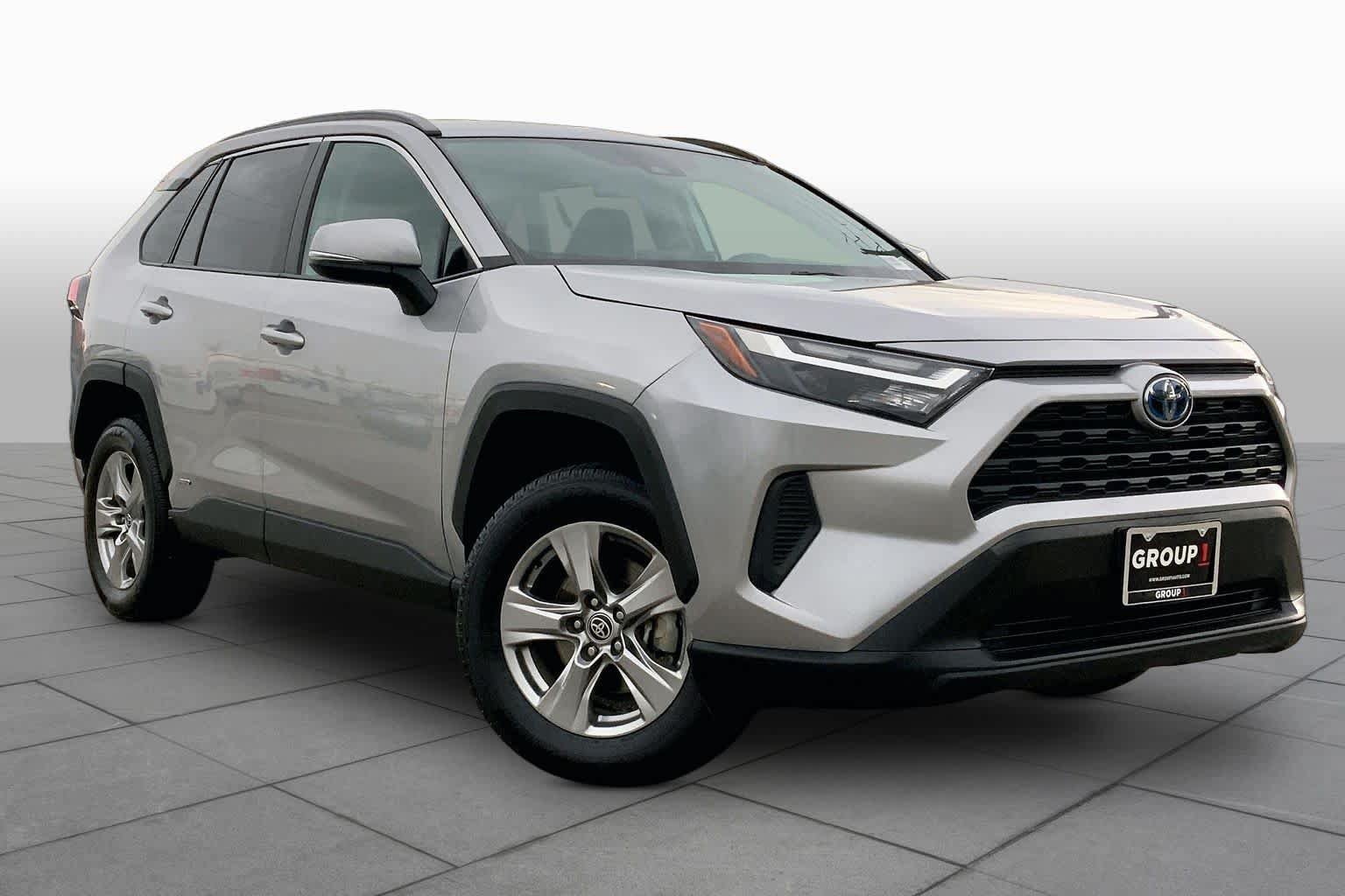Used 2024 Toyota RAV4 XLE AWD/4WD image 5