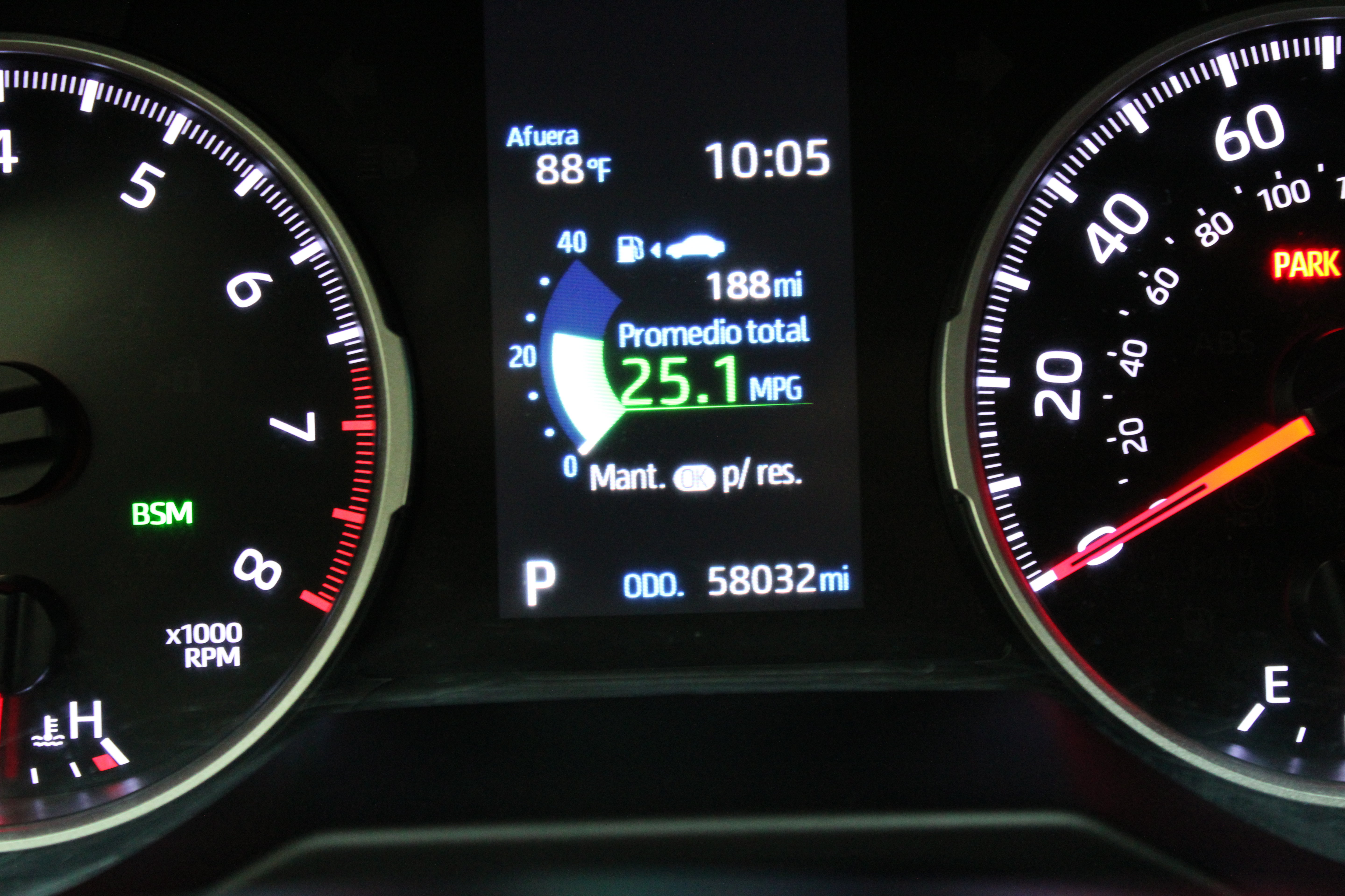 Used 2022 Toyota RAV4 XLE AWD/4WD image 38