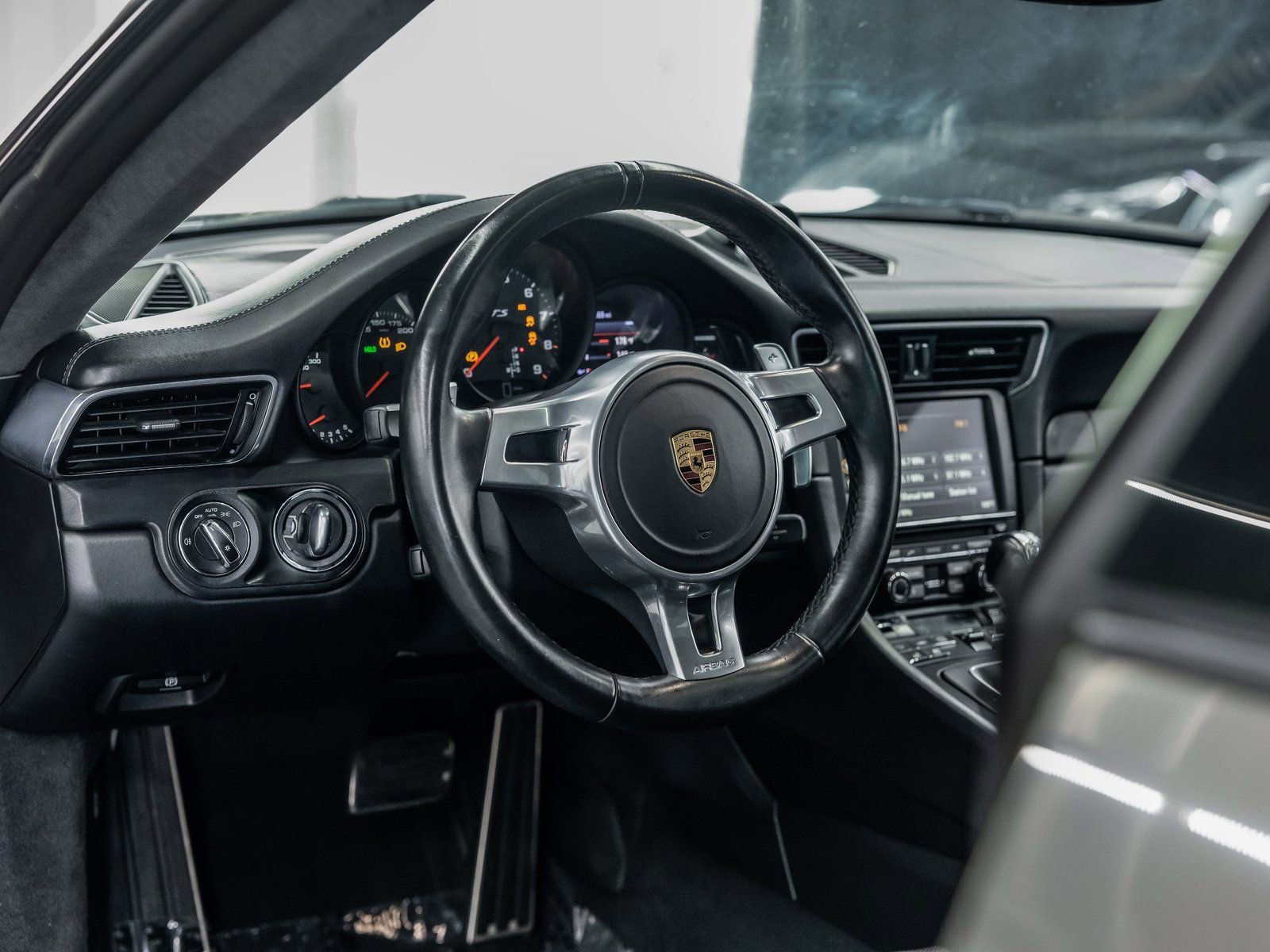 Used 2016 Porsche 911 Carrera GTS image 30