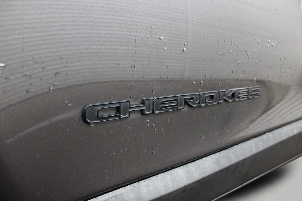 Used 2020 Jeep Cherokee Latitude Plus FWD image 39