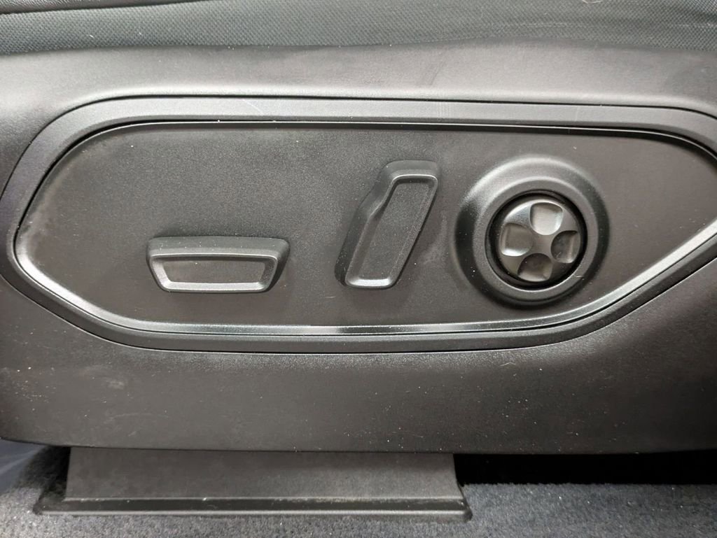 Certified 2023 Jeep Grand Cherokee Overland image 13