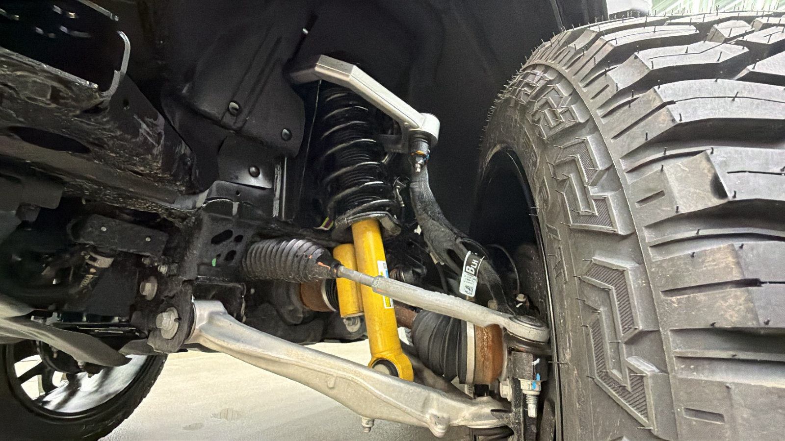 Used 2025 Ford Bronco Badlands AWD/4WD image 16