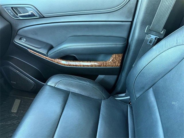Used 2020 Chevrolet Suburban Premier image 30