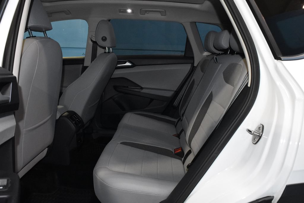 Used 2024 Volkswagen Taos SE AWD/4WD image 21