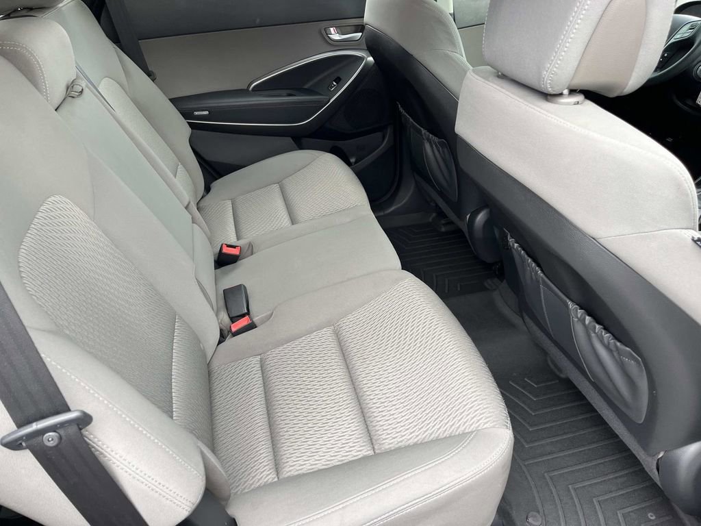 Used 2016 Hyundai Santa Fe SE image 20