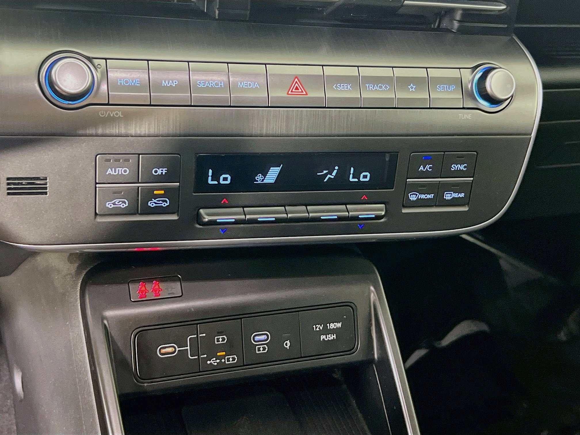 Used 2024 Hyundai Kona SEL w/ Convenience Package AWD/4WD image 16