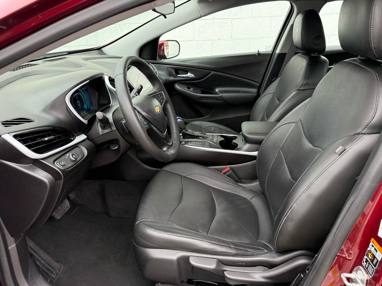 Used 2017 Chevrolet Volt LT w/ Comfort Package FWD image 18