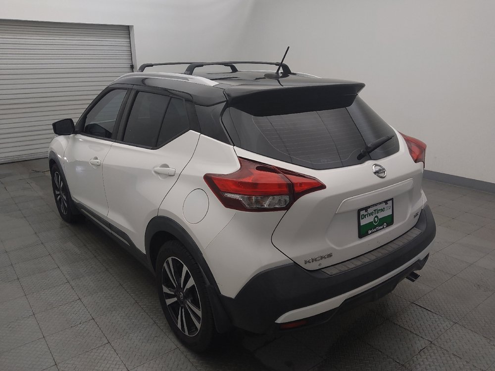 Used 2018 Nissan Kicks SR w/ Premium Package FWD image 5