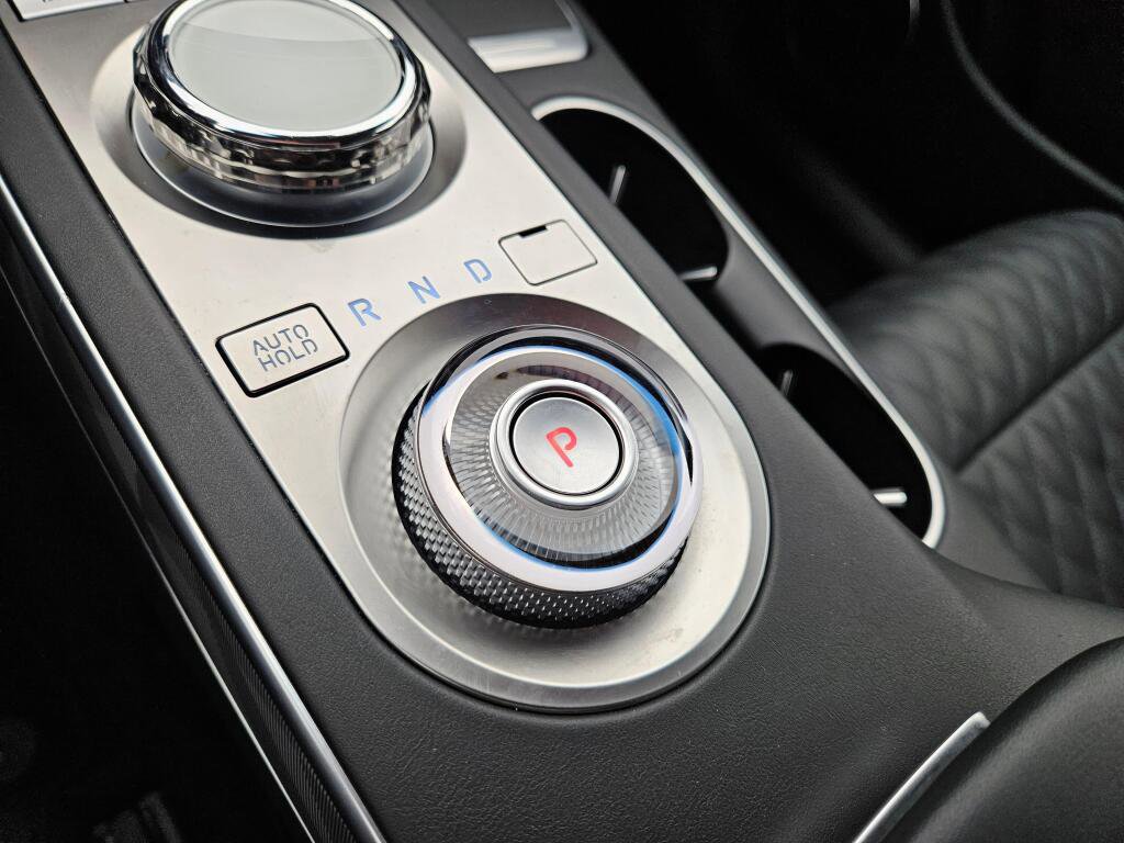 Used 2025 Genesis GV70 3.5T Sport w/ Sport Advanced Package image 32