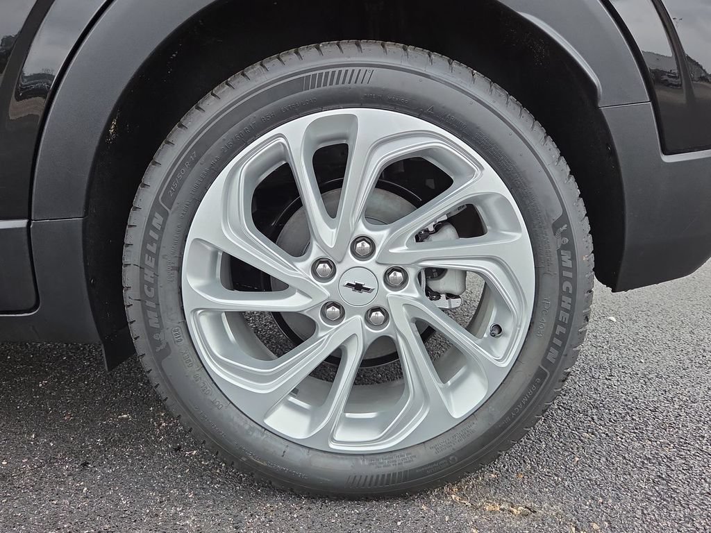 New 2027 Chevrolet Bolt LT w/ Comfort Package FWD image 23