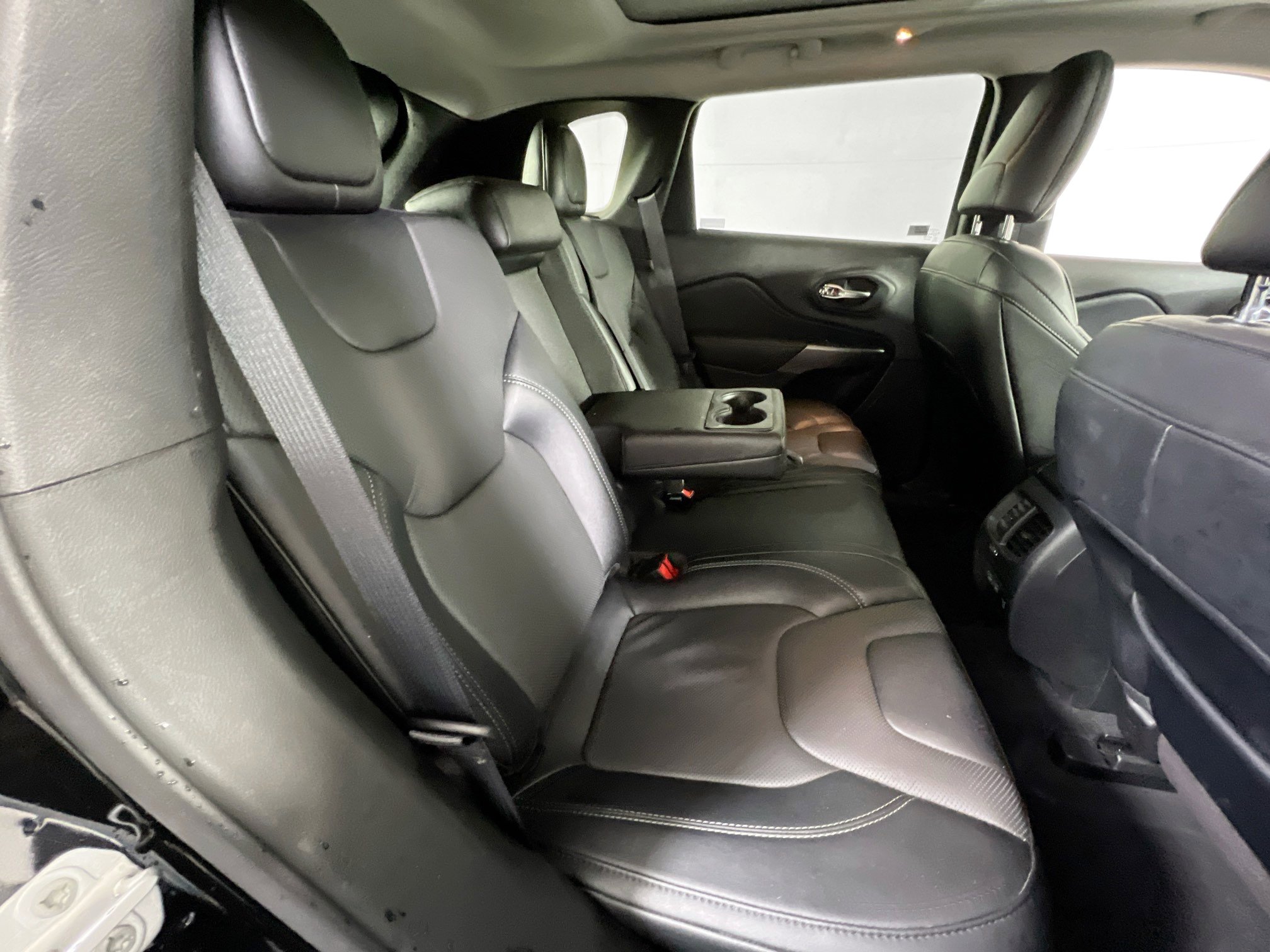 Used 2022 Jeep Cherokee Limited w/ Mopar Interior Package image 26