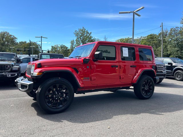 Used 2025 Jeep Wrangler Unlimited Sahara w/ Safety Group AWD/4WD image 23