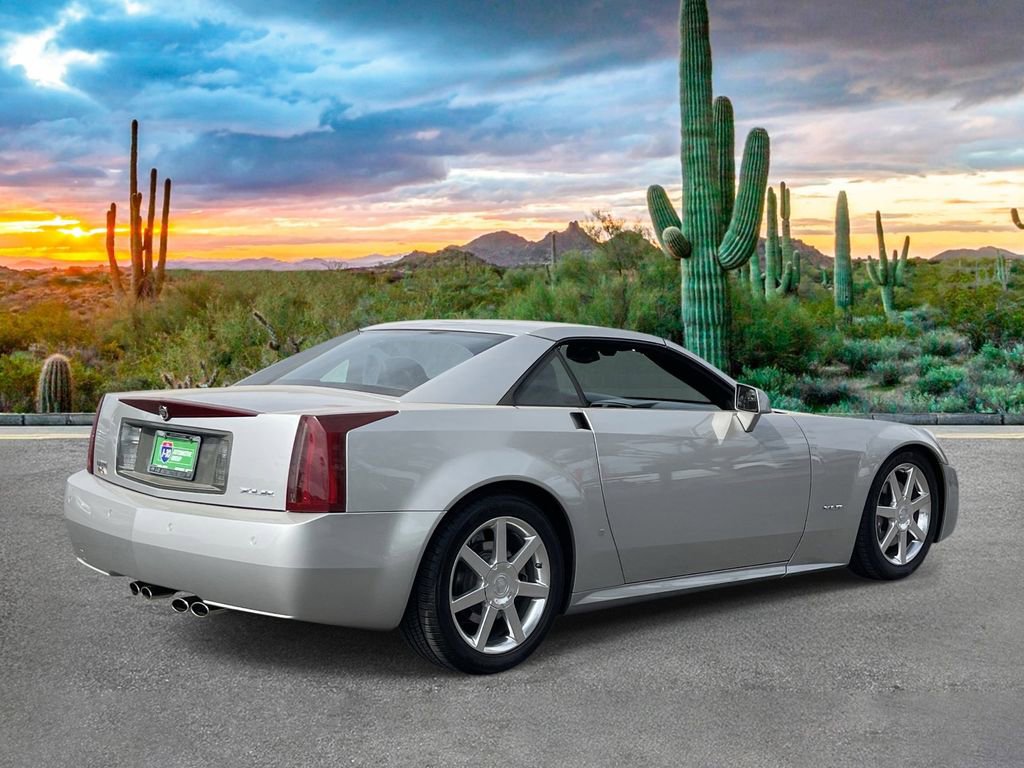 Used 2007 Cadillac XLR image 3