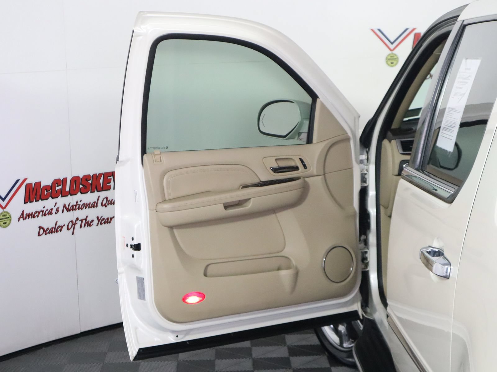 Used 2009 Cadillac Escalade EXT AWD/4WD image 24