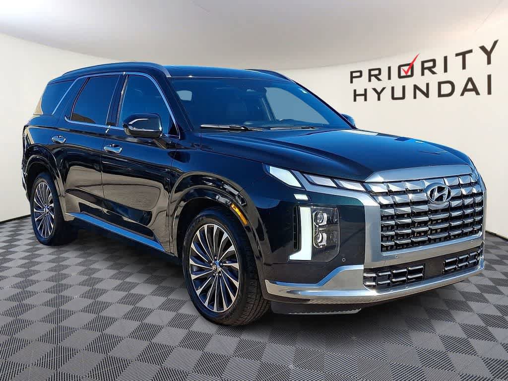 Used 2024 Hyundai Palisade Calligraphy image 3