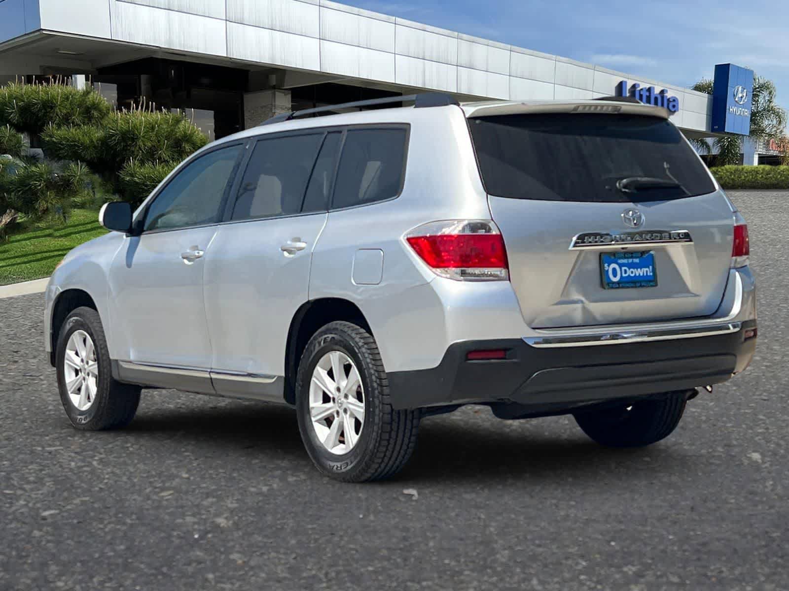 Used 2013 Toyota Highlander Plus FWD image 7