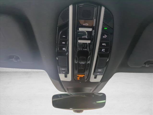 Used 2022 Porsche Panamera 4 w/ Premium Package image 19